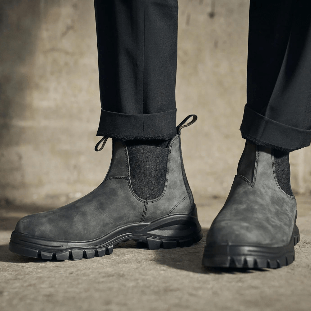 Black top blundstones mens