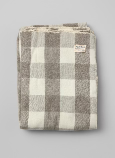 MacAusland’s Woolen Mills Blankets - Queen - 76" x 104"